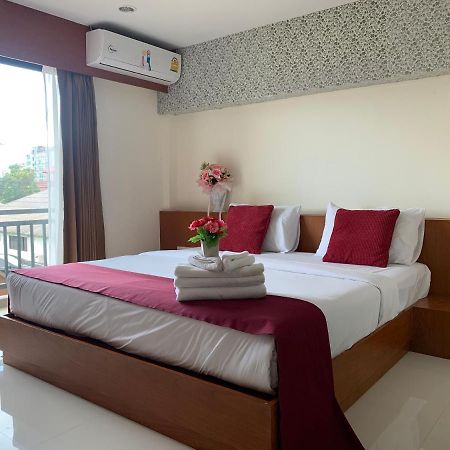 Appartement Dee Dee Mansion Airport à Nai Yang Beach Extérieur photo